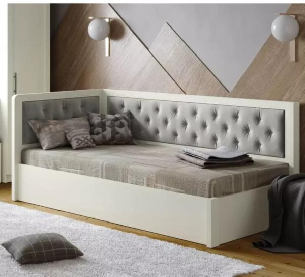 Компактний диван для хлопчачої спальні