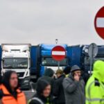 Українські водії в Польщі перекривали дорогу, протестуючи проти блокади кордону
