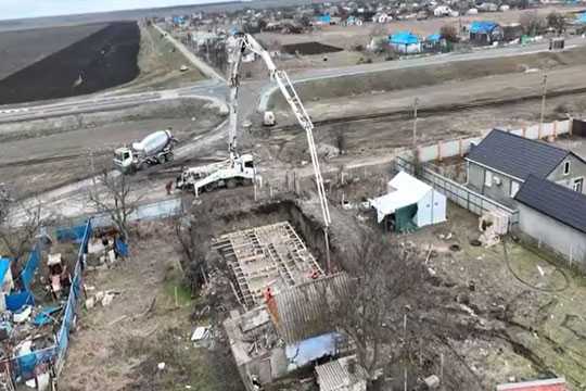 В Посад-Покровському закладають фундамент для майбутнiх будинкiв