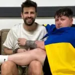 Лебіга подарував Жерару Піке український прапор із підписами воїнів ЗСУ