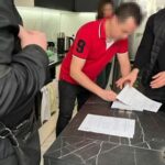Обіцяв допомогти з документами «задорого»: в Києві затримали шахрая, який заробляв на ухилянтах