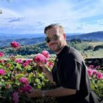 «Колір вершкового масла та квіти»: відомий дизайнер назвав головні тренди в одязі літа-2024