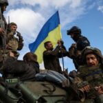 «Із середини липня і до вересня в плані зовнішньої уваги глобально ми будемо надані самі собі», — аналітик