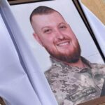 «Лікарі до останнього боролись за його життя»: на Вінниччині поховали захисника, який помер від отриманих поранень
