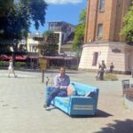 «За 12 днів здолали 650 кілометрів»: переселенець з Донеччини заради допомоги ЗСУ влаштував тур «на дивані»