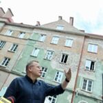 Через рiк пiсля найбiльшого обстрiлу Львова будинки на Стрийськiй все…