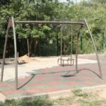 У Днiпрi ремонтують черговий аварiйний дитмайданчик