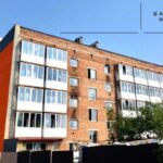 У Тростянцi працюють над вiдбудовою двох п’ятиповерхiвок