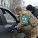 Tesla не в пріоритеті: працівник ТЦК розповів, водіям яких автівок найчастіше вручають…