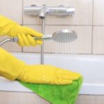 Чим відмити ванну від іржі та нальоту в домашніх умовах: українська експертка…