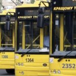 У Києві через відсутність світла масштабні затримки громадського транспорту: які маршрути спізнюються
