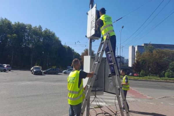 Чверть свiтлофорних об'єктiв у Львовi отримала резервне живлення