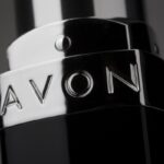 Косметична компанія Avon має намір отримати статус банкрута