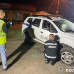 У Хмельницькій області п'яний водій дав бій поліції: з автомата розстріляно два…