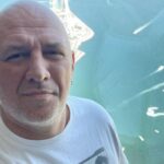 Повна «кашаса з просекко»: Потап прогулявся Барселоною у модному жакеті й натякнув, що готує…
