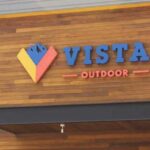 Vista Outdoor продасть себе двома частинами за $3,4 млрд