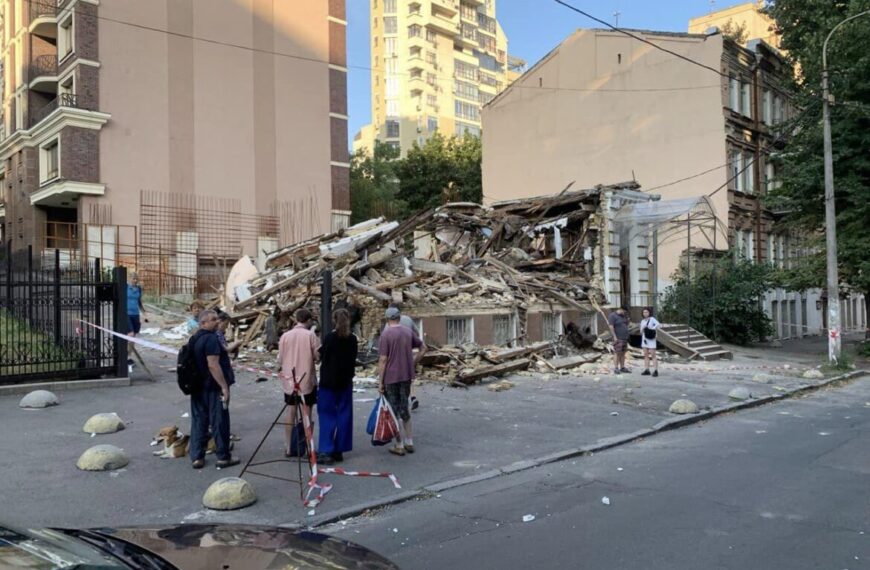 Садиба Зеленських: у мерії поділилися планами, а суд відклав засідання