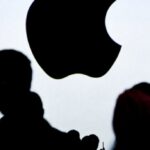 Aкції Apple рекордно впали за останні 17 років – Bloomberg