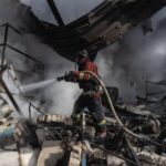 Костянтинівка знову під ворожим вогнем: росіяни завдали авіаудару по житловому сектору…
