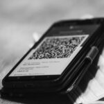 Шахраї підміняють QR-коди у громадських місцях: у кіберполіції пояснили навіщо
