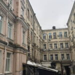 У центрі столиці руйнують історичний будинок