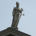 Відстрілювався із газового пістолета: мешканця Хмельницького «посадили» за спробу допомогти товаришу відбитися від ТЦК