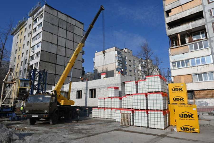 У Запорiжжi вiдновлюють значно зруйнований багатоквартирний будинок