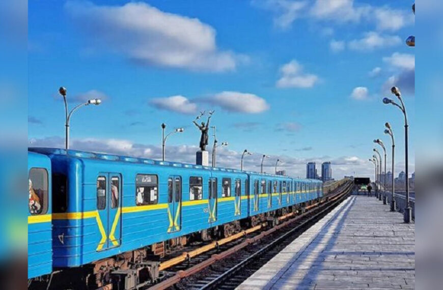 Частину «червоної» гілки київського метро…