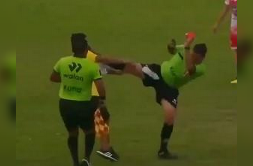 Ногою — у щелепу: футбольний арбітр вирубав&hellip;