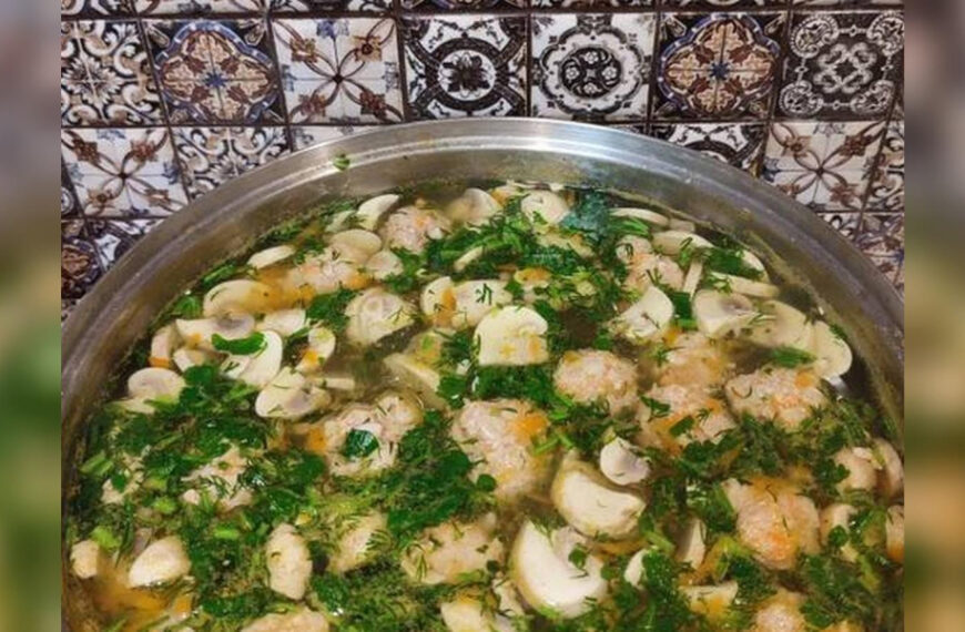 Ситний суп із м’ясними кульками —…