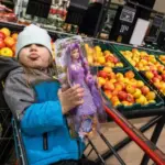Споживання воєнного часу: що купують українці та як повертають відчуття…