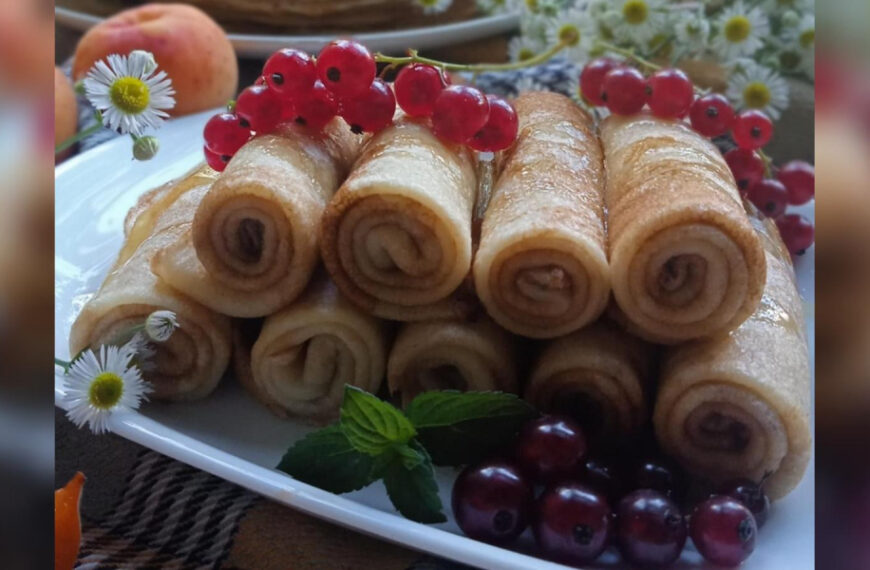 Заварні млинці на кефірі: подаруйте королівський…