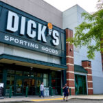 Американський рітейлер Dick’s Sporting придбає мережу Foot Locker за $2,4…