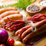 Вони посилюють біль у суглобах і пошкоджують кістки: ці продукти краще викинути з холодильника