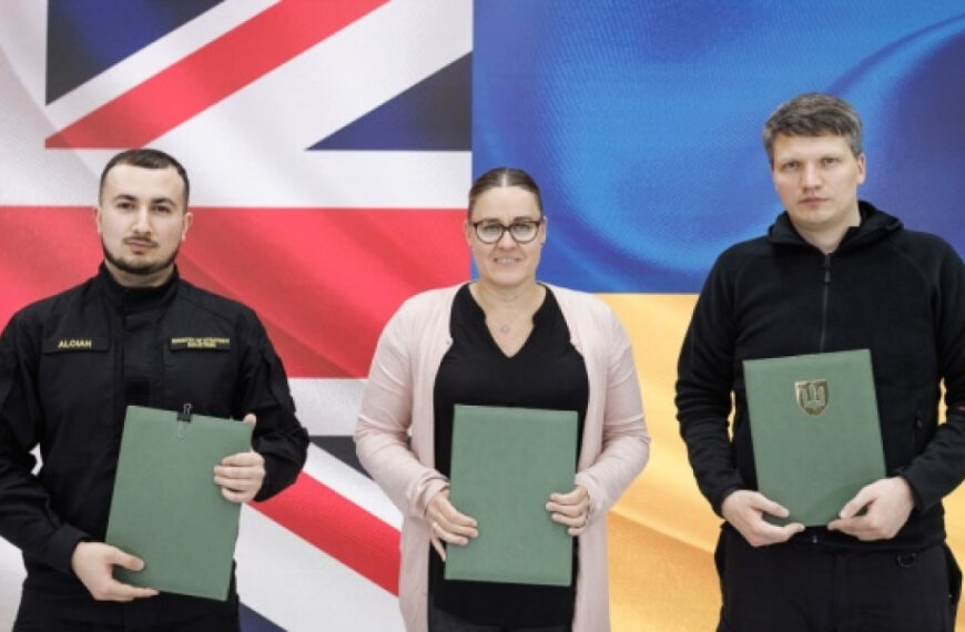 Британія спрямує надприбутки від заморожених активів РФ на озброєння та ремонт техніки для України