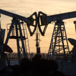 Країни ОПЕК+ збільшать видобуток нафти у червні