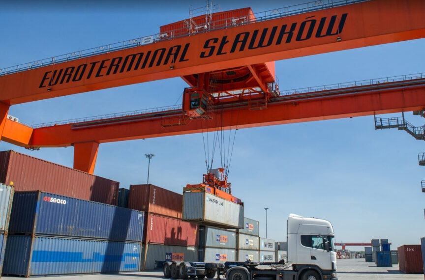 Польща має намір збудувати найбільший логістичний хаб у ЄС для обробки вантажів в Україну