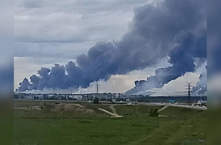 Вантажівки з дронами були запарковані поблизу…