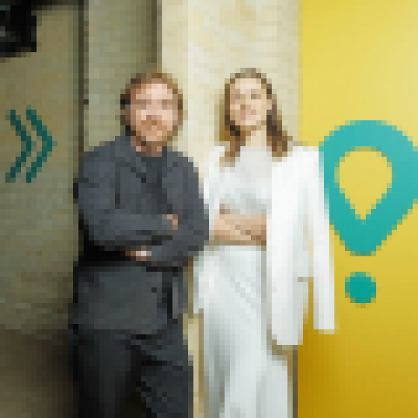 «Glovo – це маркетплейс». Як змінюється найбільший в Україні сервіс доставки їжі та продуктів. Інтервʼю зі співзасновником Glovo Сашею Мішо і CEO українського офісу Мариною Павлюк /Фото Антон Забєльський, для Forbes Ukraine