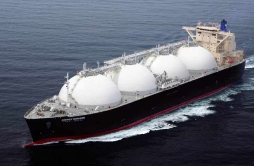 Росія намагається відновити експорт скрапленого природного газу попри санкції – Bloomberg