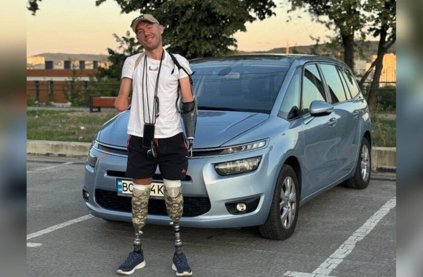 «Побачив тільки спалах і як нога відлітає»: ветеран, який пережив чотири ампутації, керує автівкою та бігає марафони