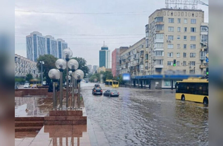 Сильна злива «зупинила» дорожній рух&hellip;