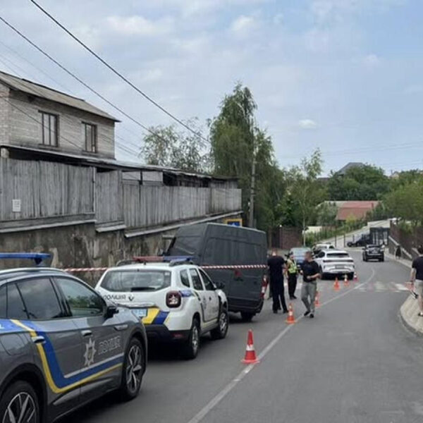 Під Києвом загинув маленький хлопчик: на нього покотився Renault Master без водія