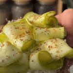 Мариновані кабачки слайсами: хрусткі, свіжі, ароматні