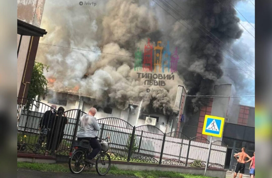 Блискавка спалила супермаркет під Львовом&hellip;