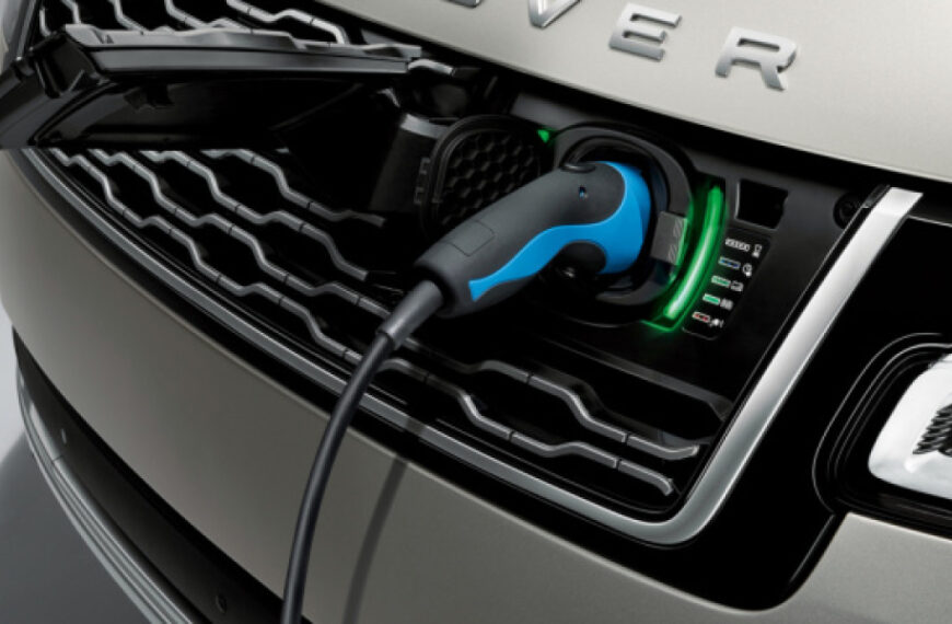 Jaguar Land Rover скоротить 500 робочих місць у Британії