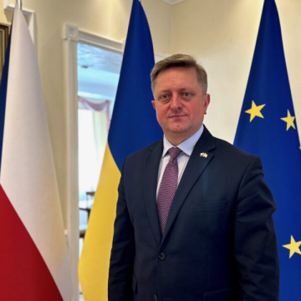 Українці дають чеському бюджету більше, ніж він на них витрачає – посол Зварич