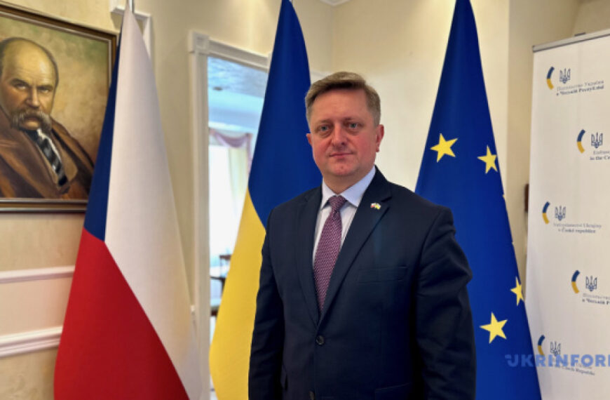 Українці дають чеському бюджету більше, ніж він на них витрачає – посол Зварич