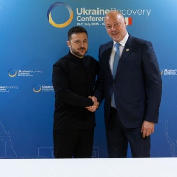 Зеленський обговорив з Премʼєр-міністром Болгарії посилення співпраці у сфері енергетики