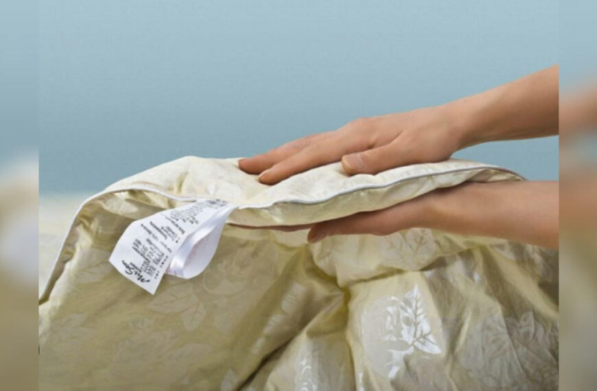Саме час: блогерка Марина розповіла, як випрати велику ковдру, і чому це потрібно зробити зараз